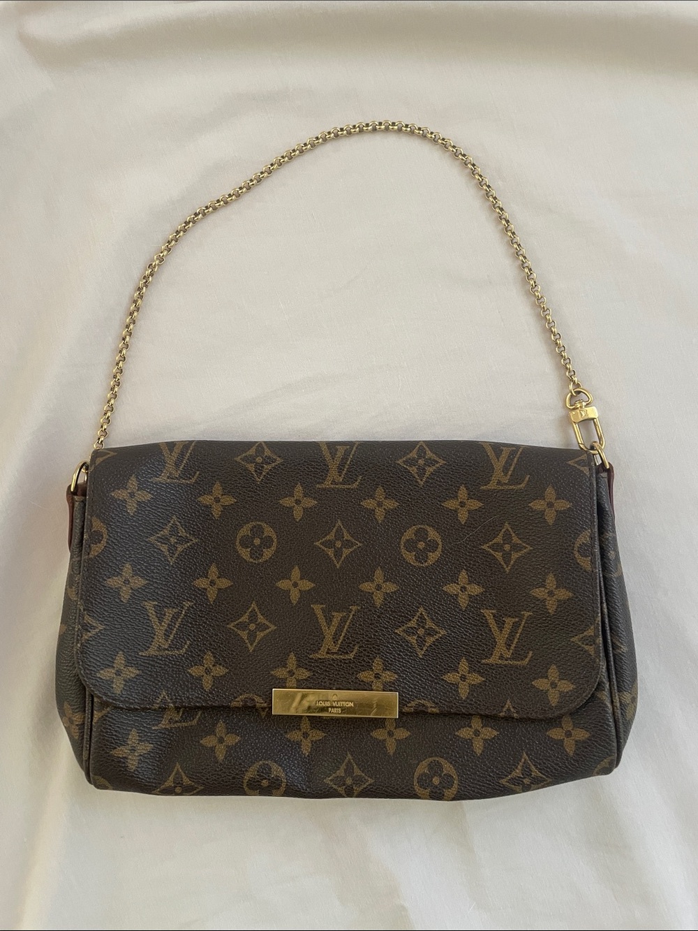 Louis Vuitton Monogram Canvas Shoulder Bag with Gold Chain Strap